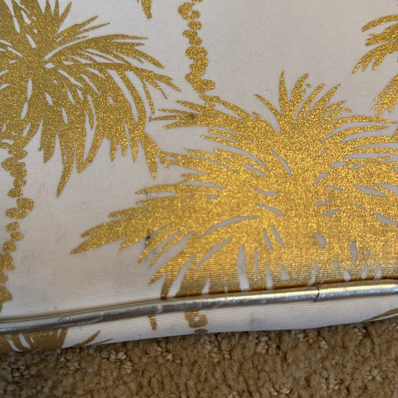Lilly Pulitzer Gold and White Laptop Case Gently Used - Picture 4 of 6